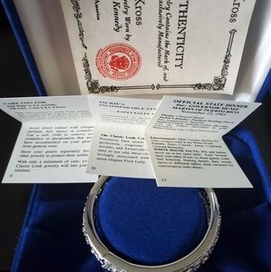 Camrose & Kross Jacqueline Kennedy's engagement bracelet replica